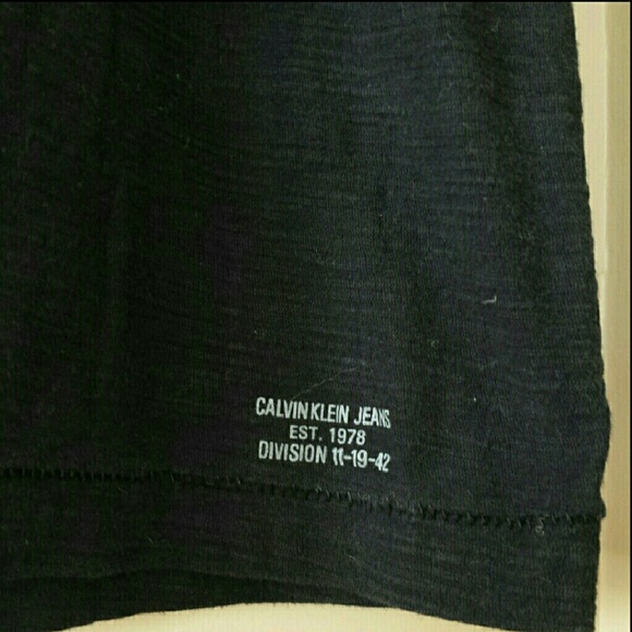 SALE! Calvin Klein Crew Neck Cotton Essentials Tee - Picture 3 of 4